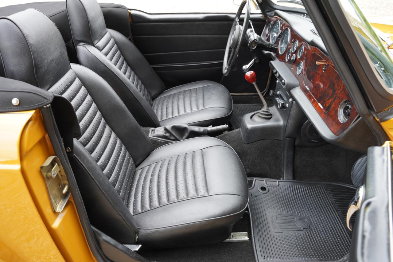 1971 Triumph TR6 Overdrive &ldquo;Saffron Yellow&rdquo; Triple Weber version