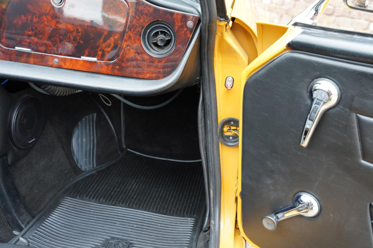 1971 Triumph TR6 Overdrive &ldquo;Saffron Yellow&rdquo; Triple Weber version