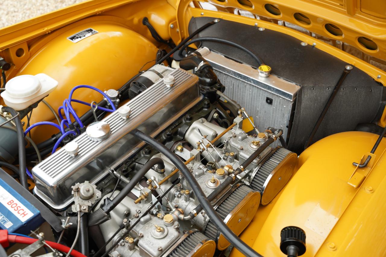 1971 Triumph TR6 Overdrive &ldquo;Saffron Yellow&rdquo; Triple Weber version