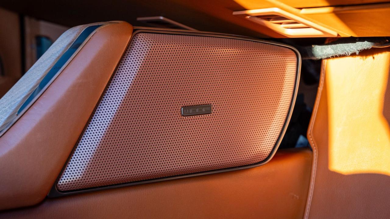 1990 Porsche 911 Reimagined by Singer - Classic Turbo Services "Aurum Verde Commission"