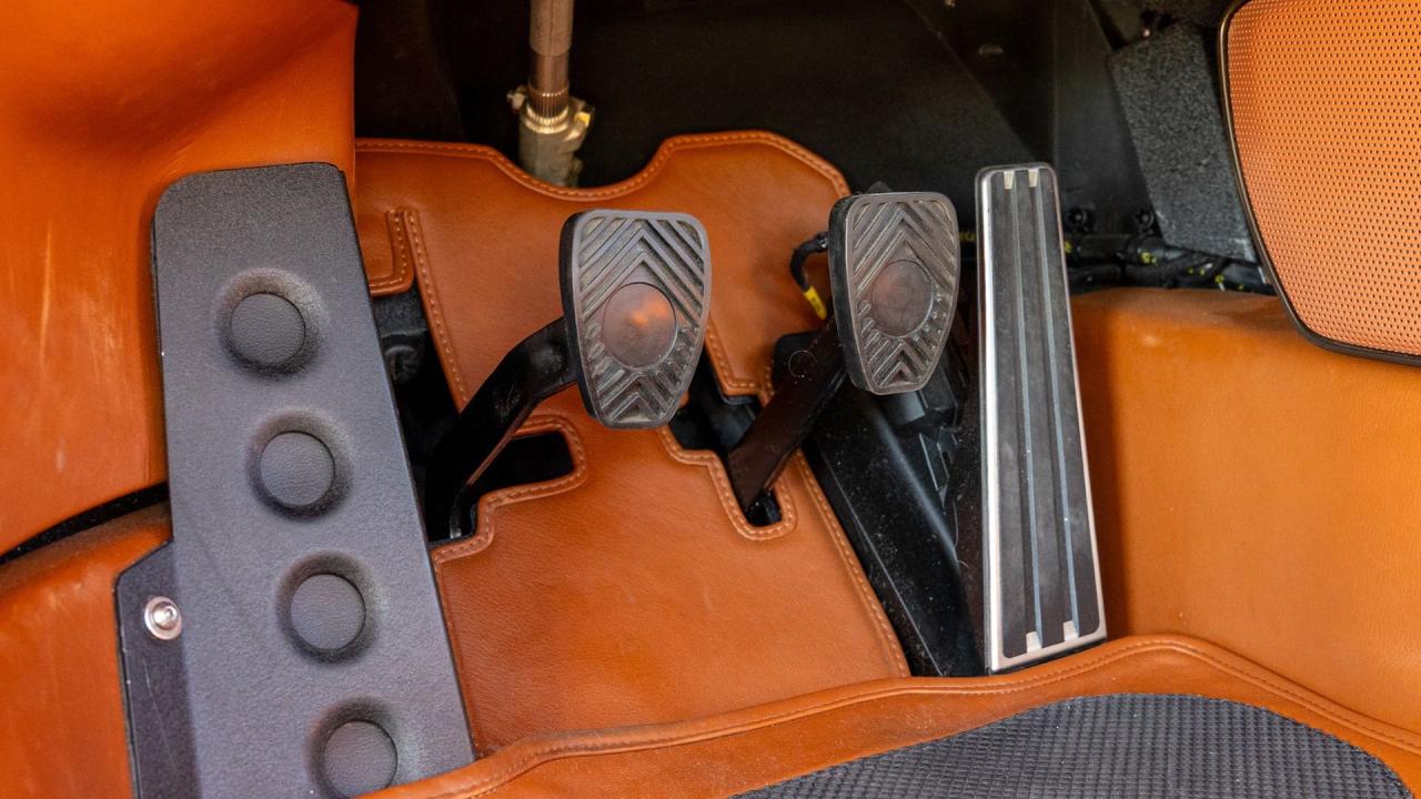 1990 Porsche 911 Reimagined by Singer - Classic Turbo Services "Aurum Verde Commission"