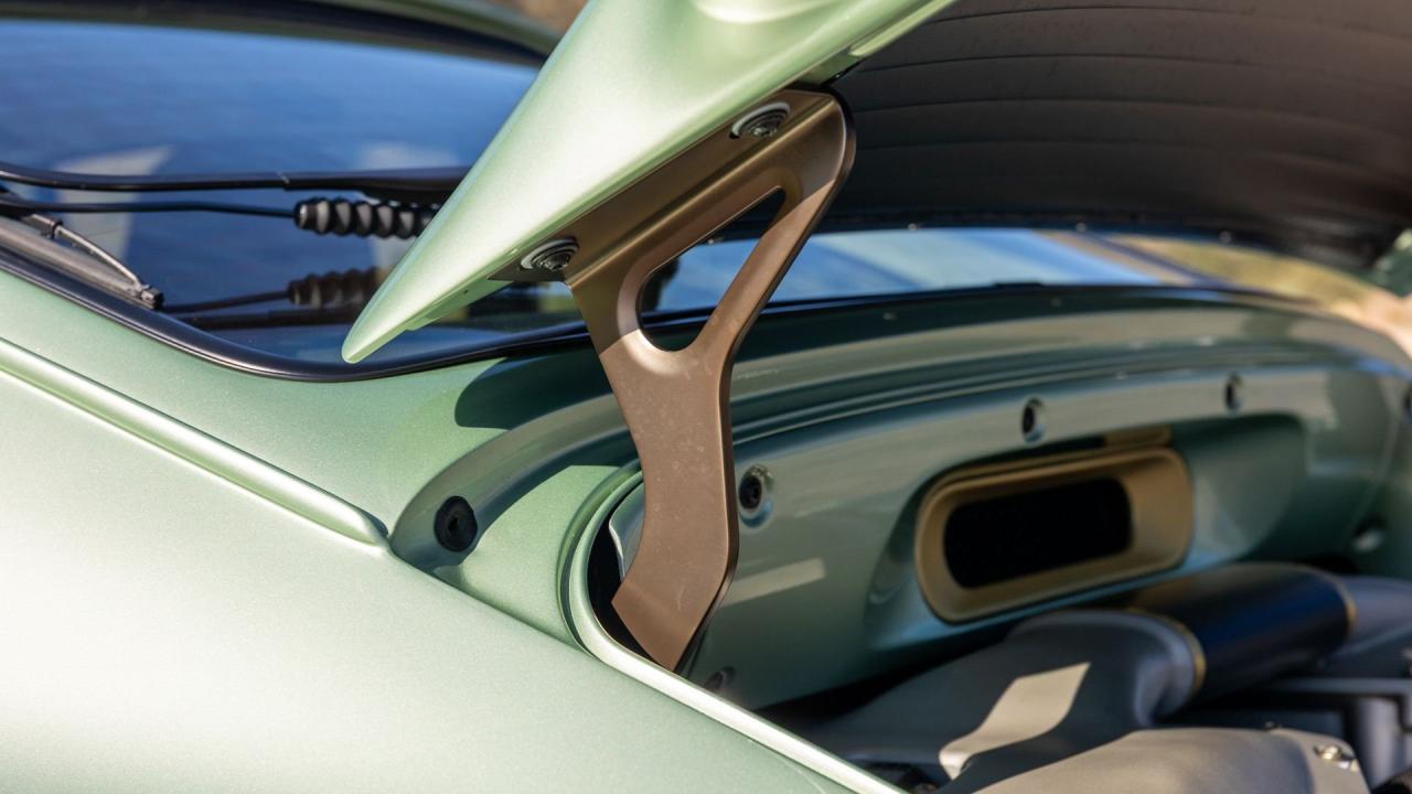 1990 Porsche 911 Reimagined by Singer - Classic Turbo Services "Aurum Verde Commission"