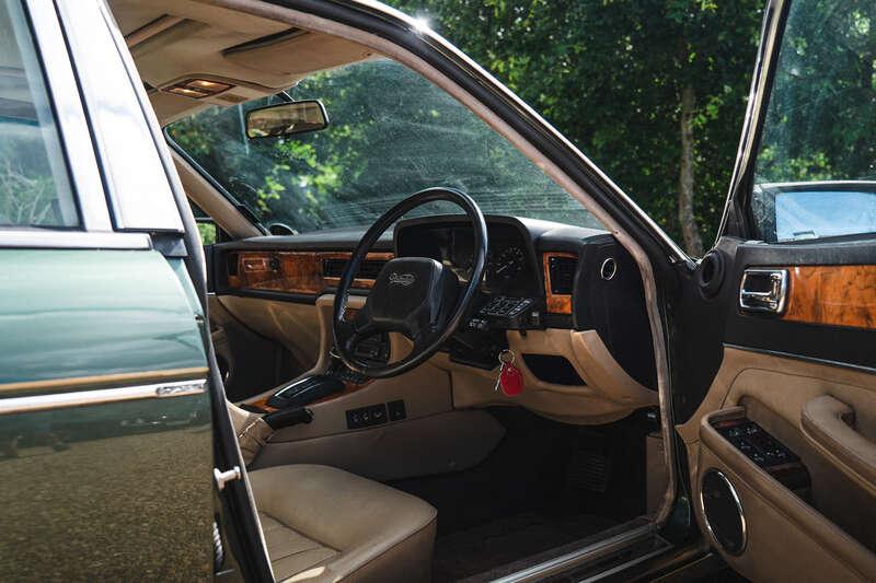 1987 Daimler XJ40