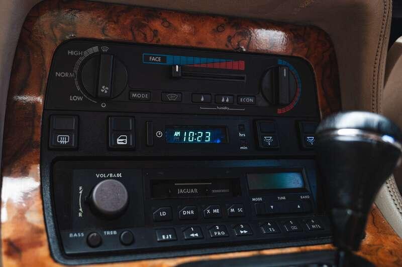 1987 Daimler XJ40