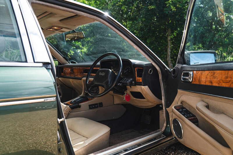 1987 Daimler XJ40