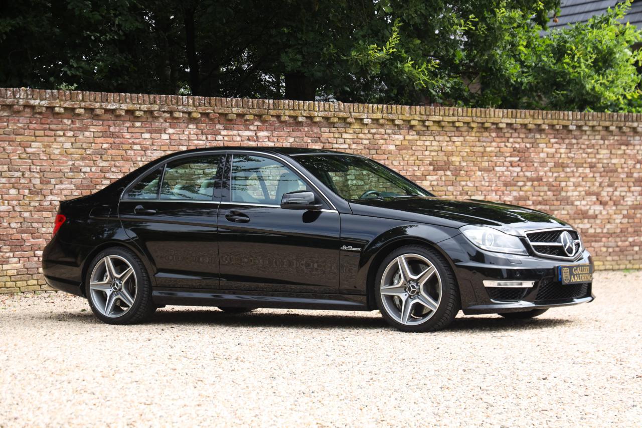 2012 Mercedes - Benz C 63 AMG Designo Porcelain Interior &ldquo;Less than 21.000 kms&rdquo;