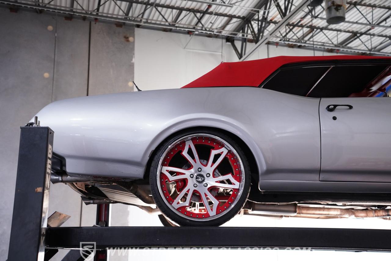 1968 Oldsmobile Cutlass Convertible LS3 Restomod