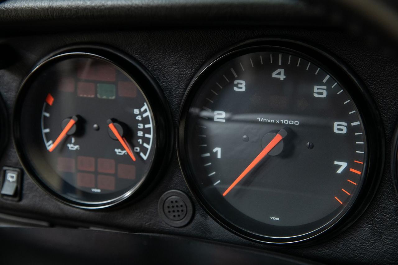 1993 Porsche 964 Carrera 2