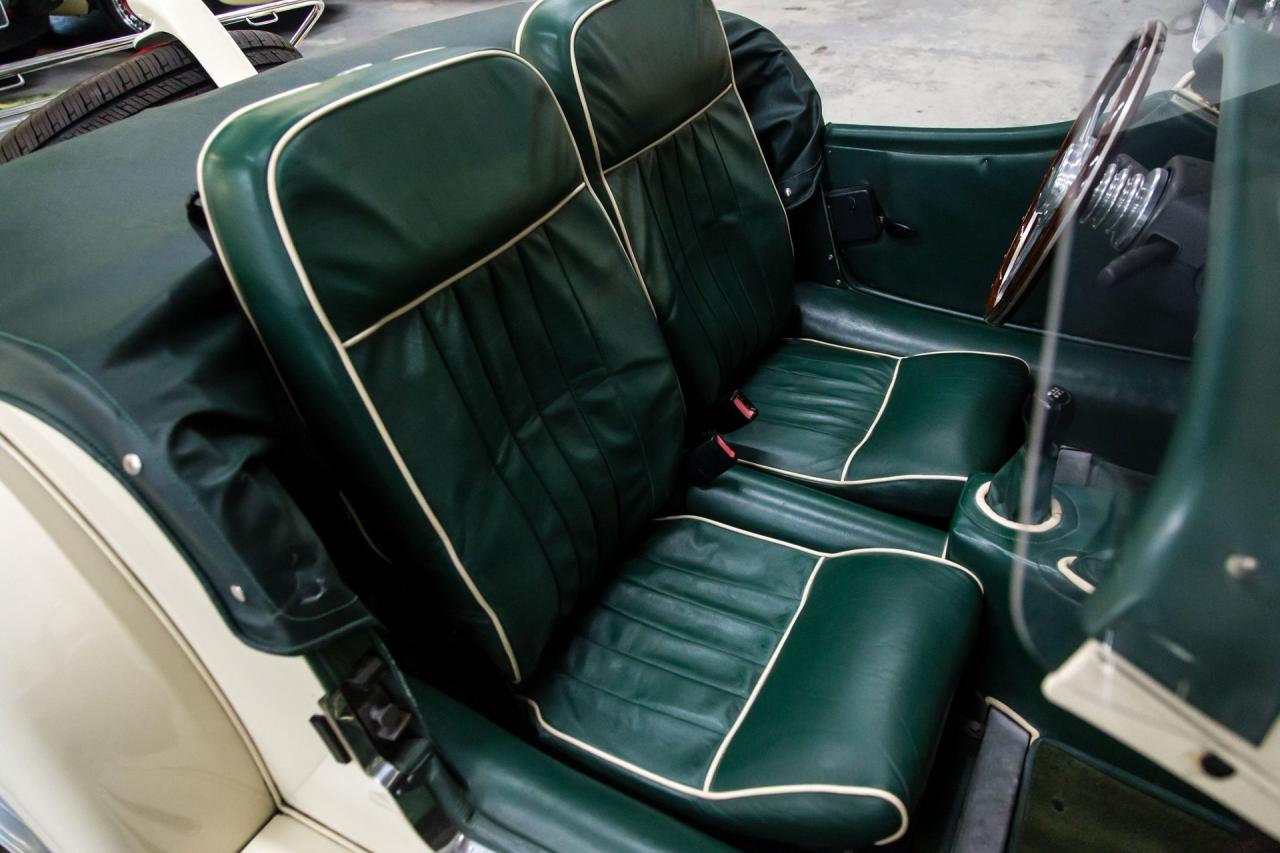 1998 Morgan Plus 8