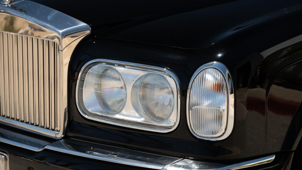 2002 Rolls - Royce Park Ward