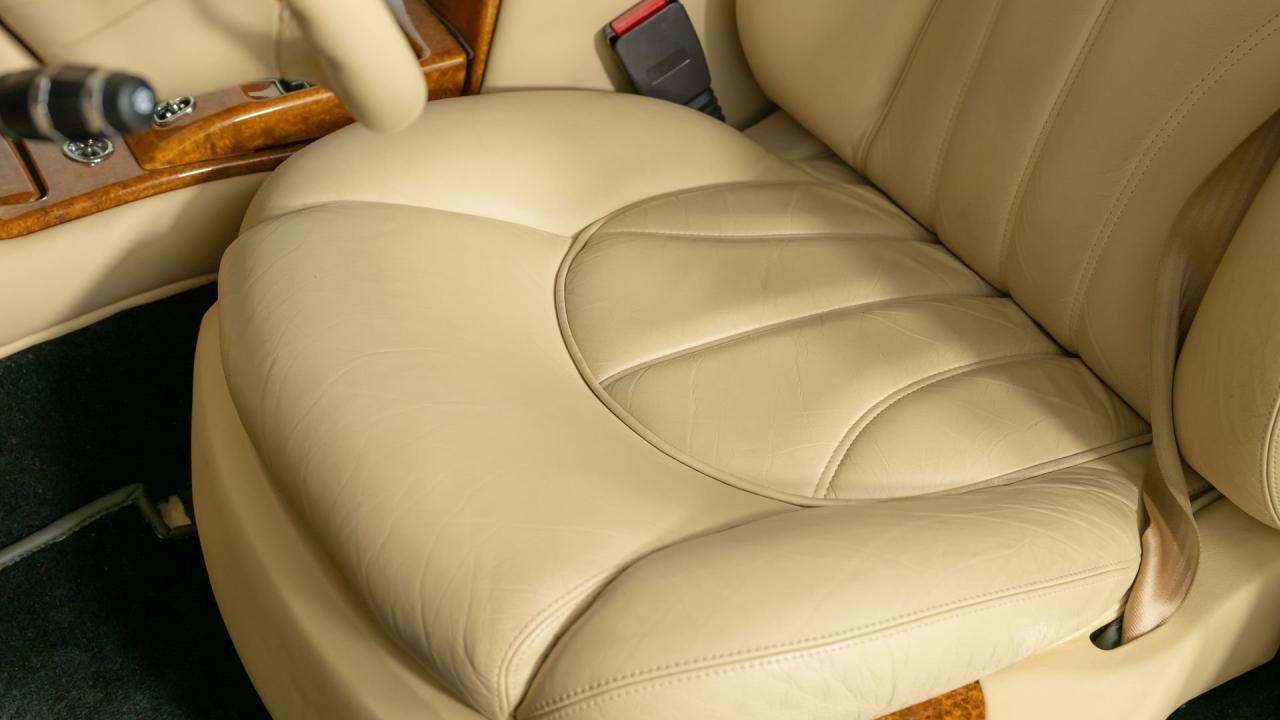 2002 Rolls - Royce Park Ward