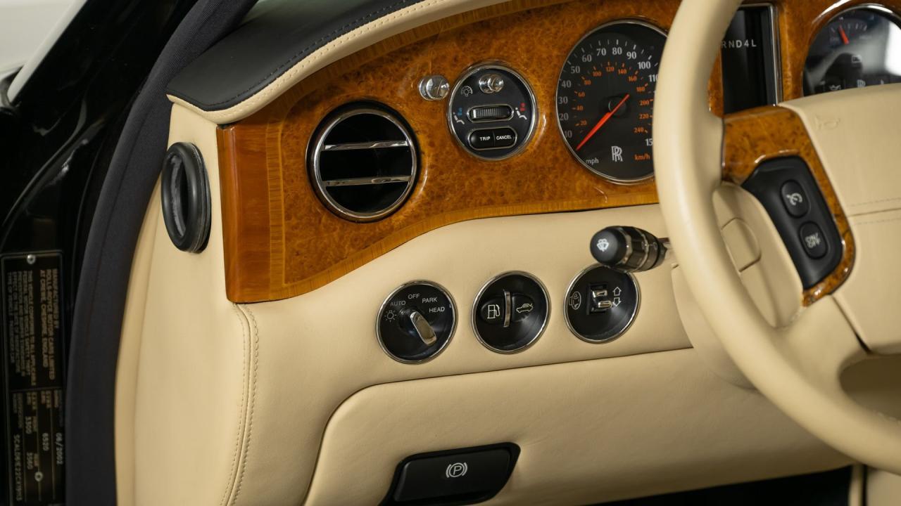 2002 Rolls - Royce Park Ward