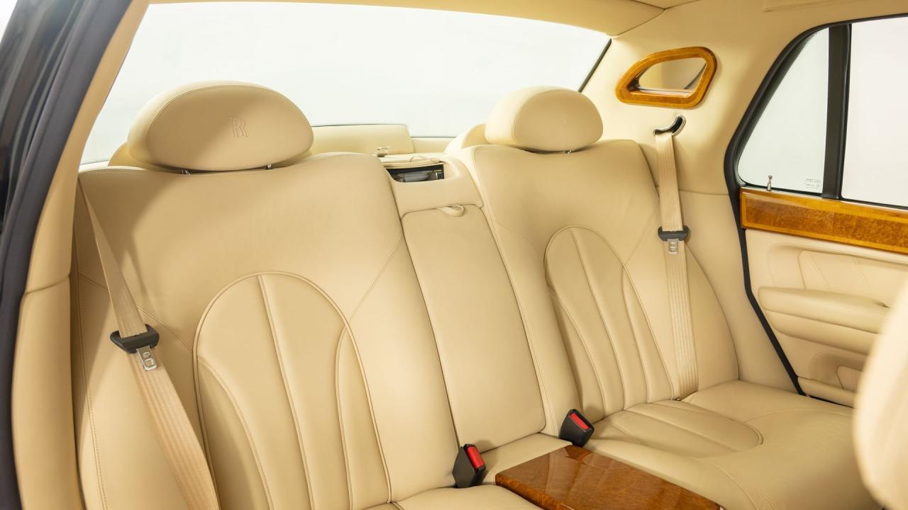 2002 Rolls - Royce Park Ward