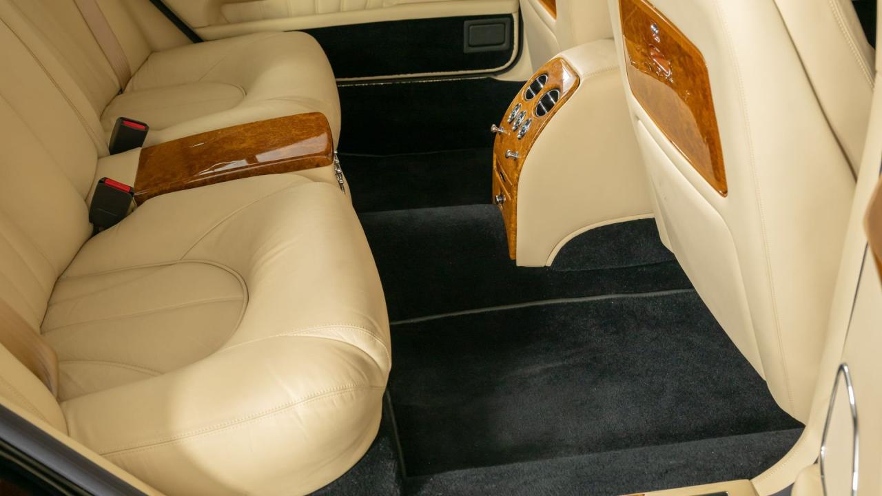 2002 Rolls - Royce Park Ward