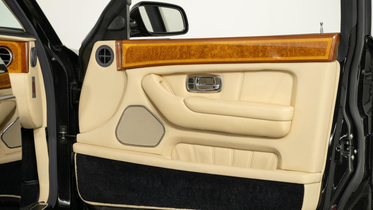 2002 Rolls - Royce Park Ward