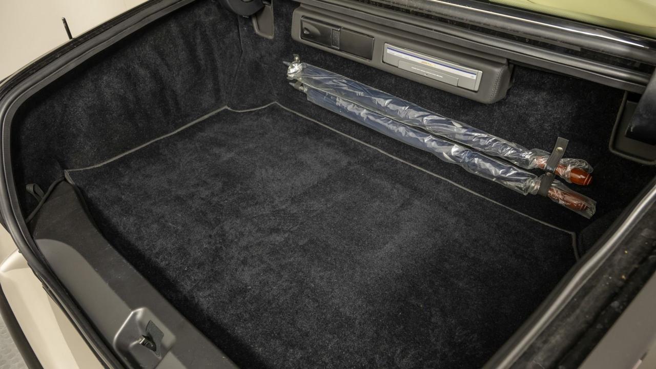 2002 Rolls - Royce Park Ward