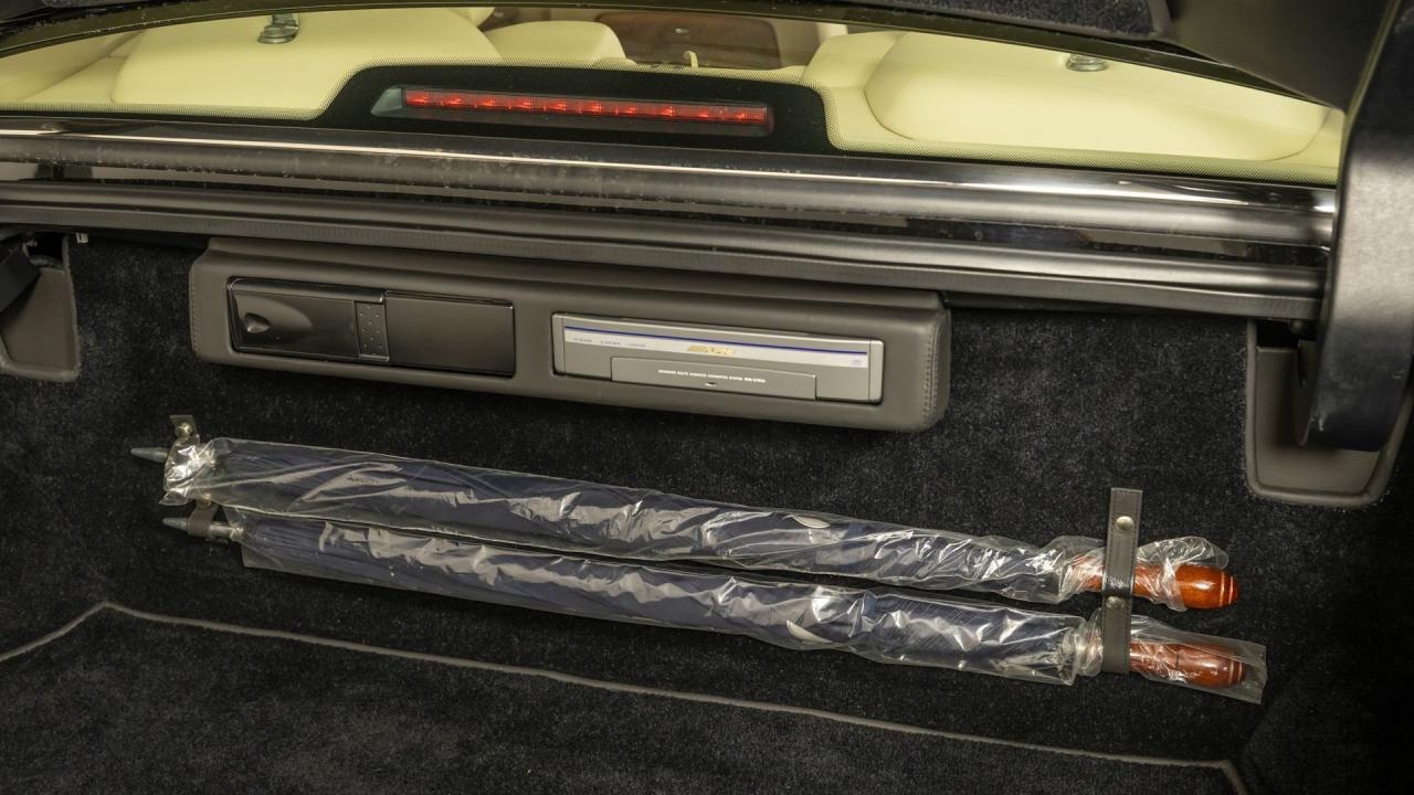 2002 Rolls - Royce Park Ward