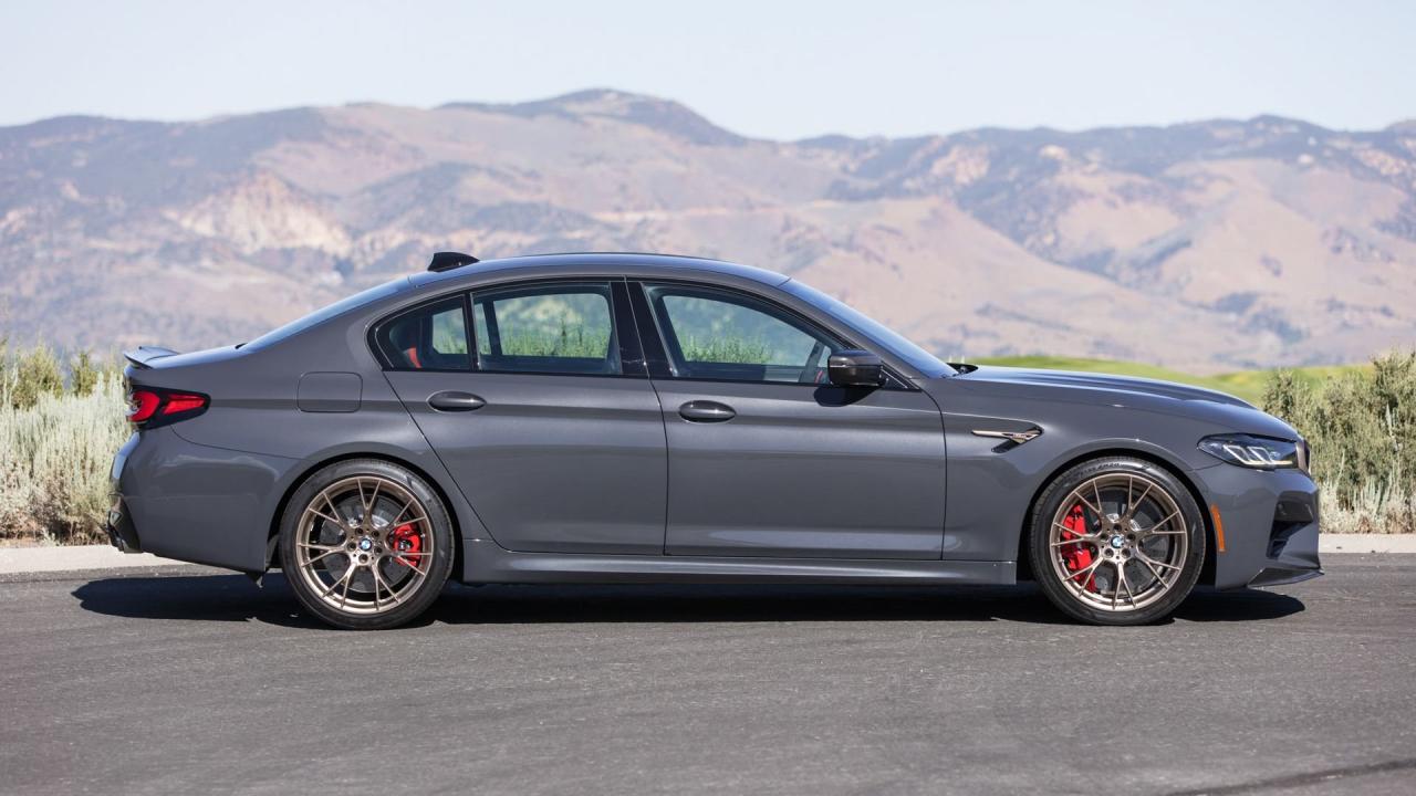 2022 BMW M5 CS