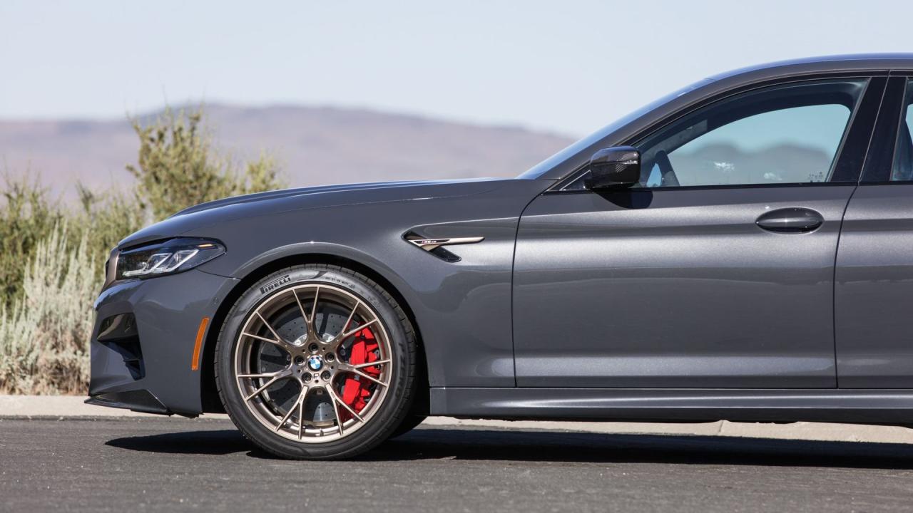2022 BMW M5 CS