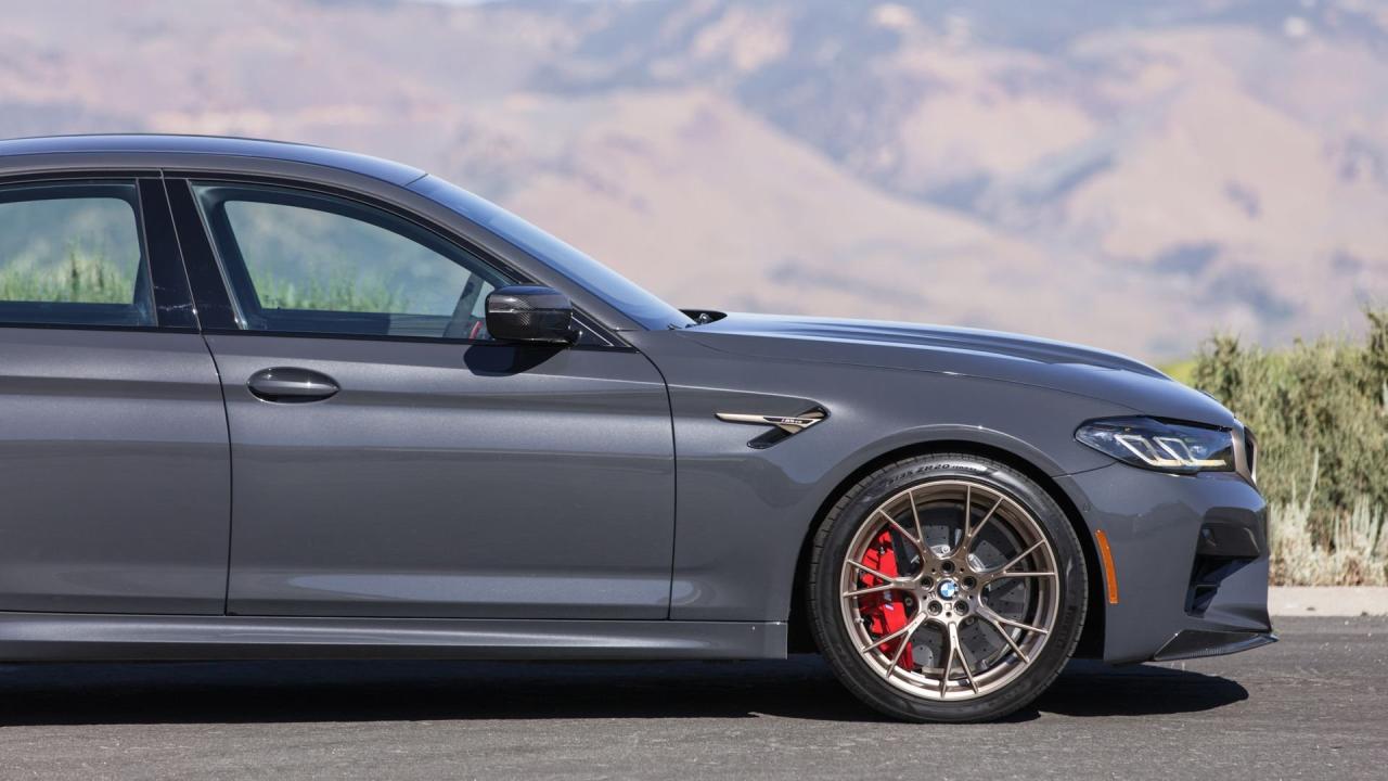2022 BMW M5 CS