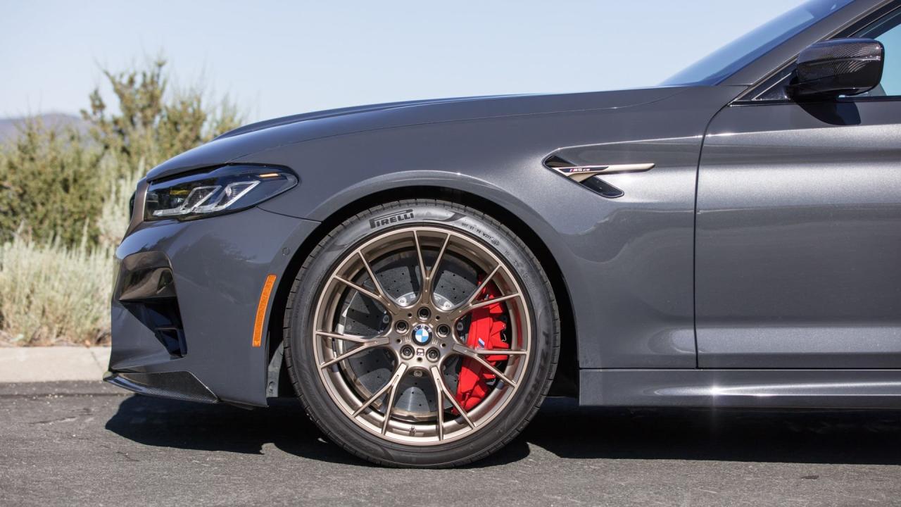 2022 BMW M5 CS