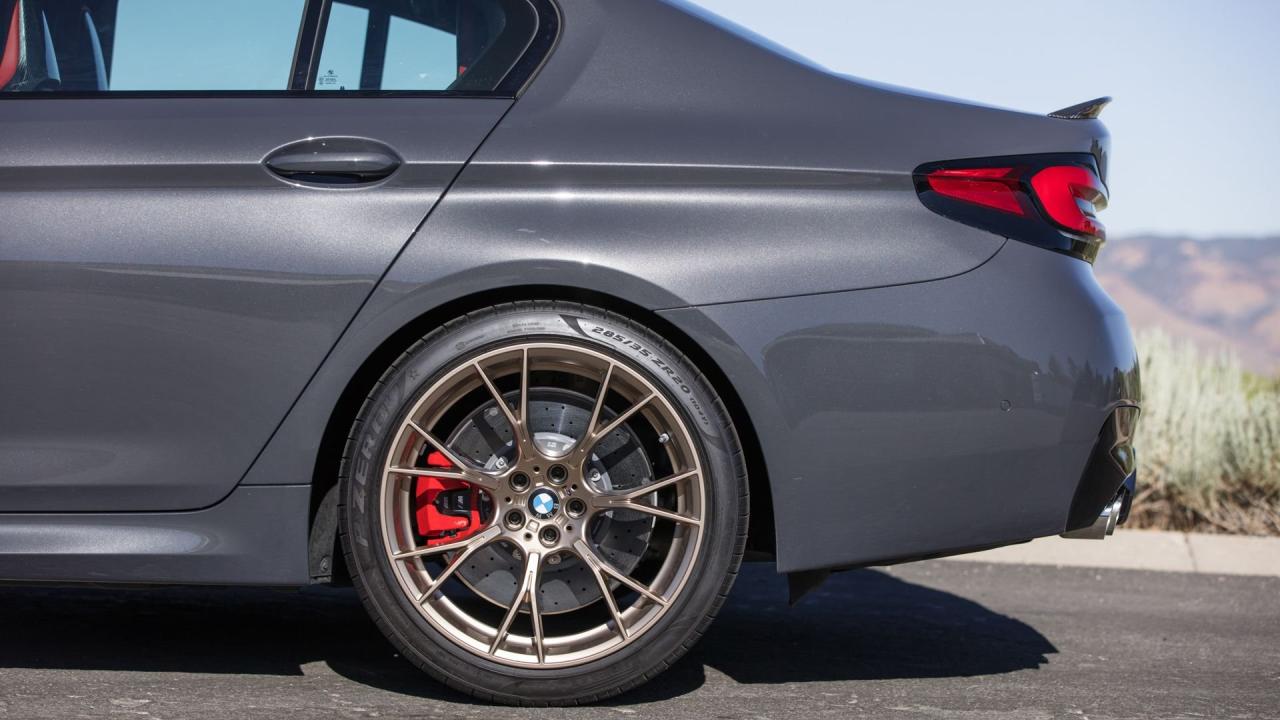 2022 BMW M5 CS