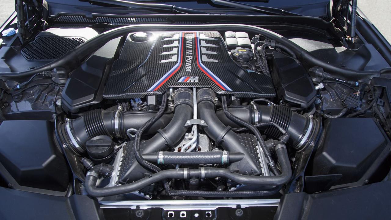 2022 BMW M5 CS