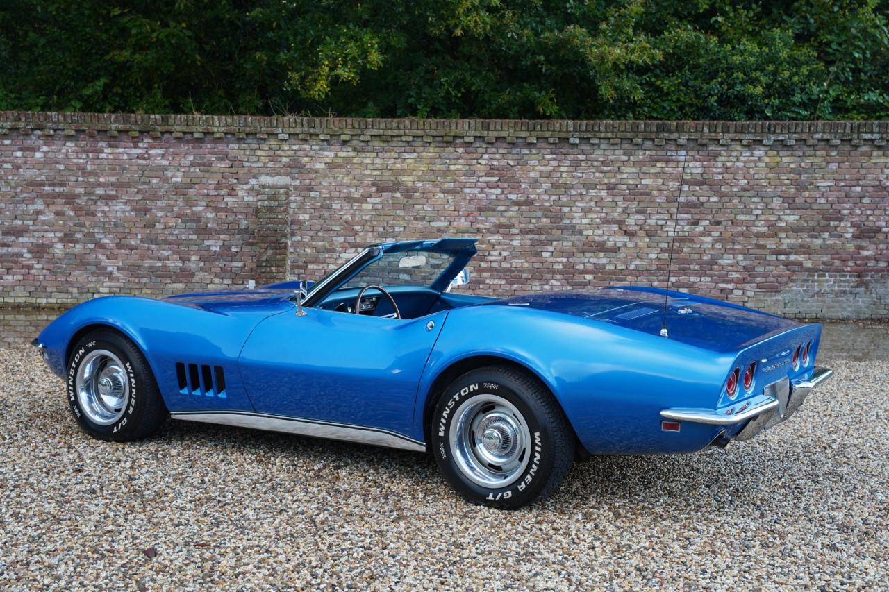 1968 Chevrolet Corvette C3 Convertible 327