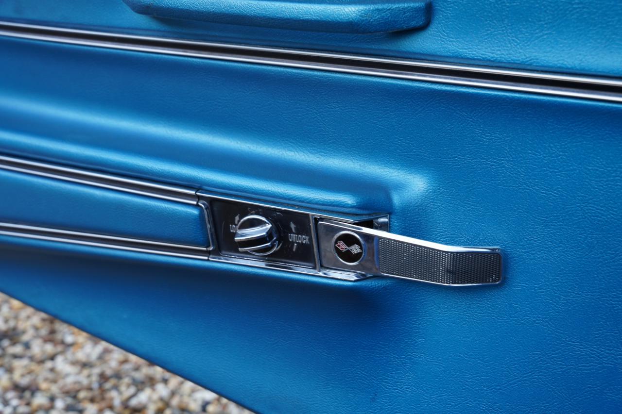 1968 Chevrolet Corvette C3 Convertible 327