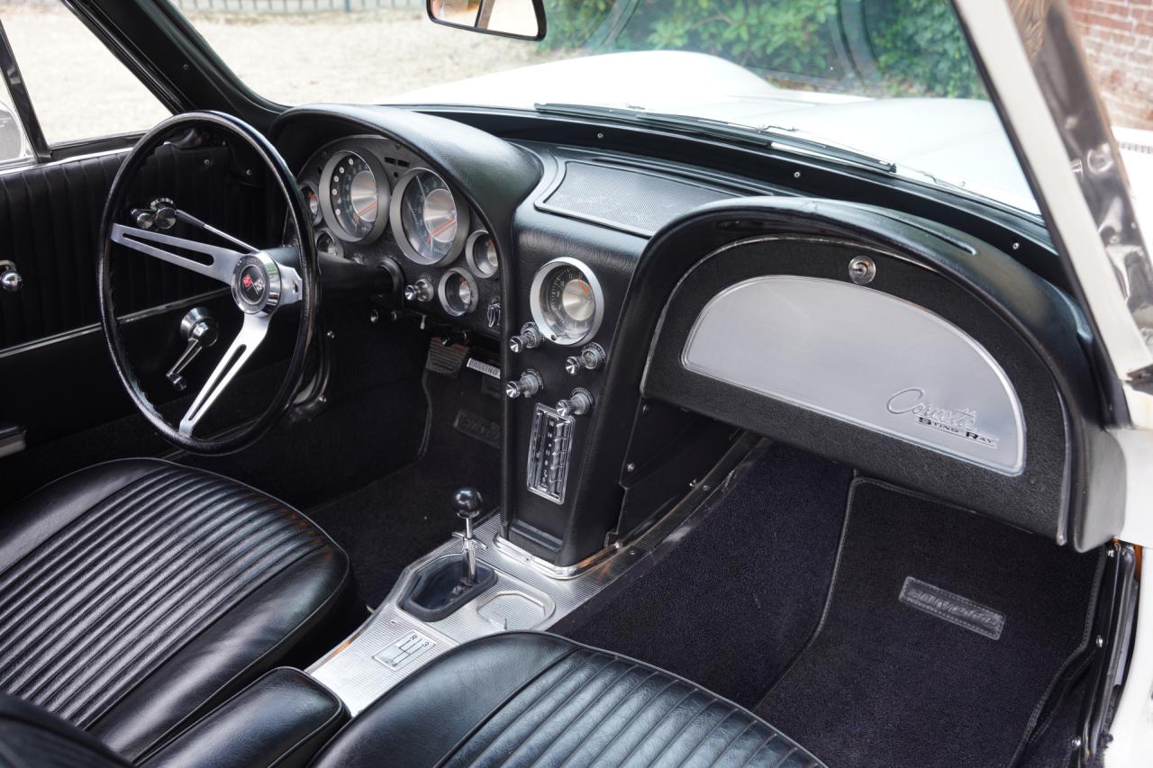 1963 Chevrolet Corvette C2 Sting Ray Split Window