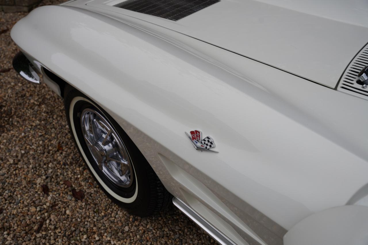 1963 Chevrolet Corvette C2 Sting Ray Split Window