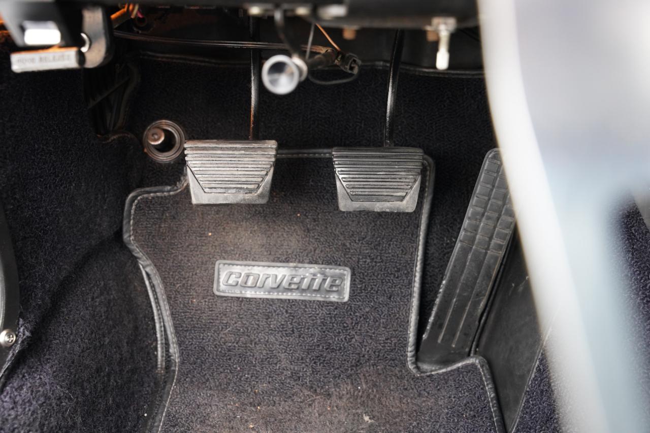1963 Chevrolet Corvette C2 Sting Ray Split Window