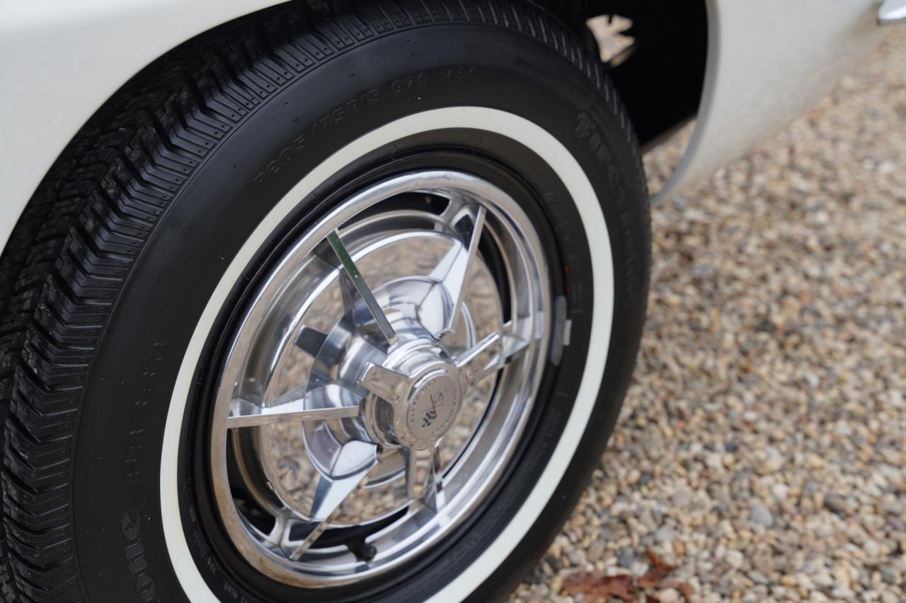 1963 Chevrolet Corvette C2 Sting Ray Split Window
