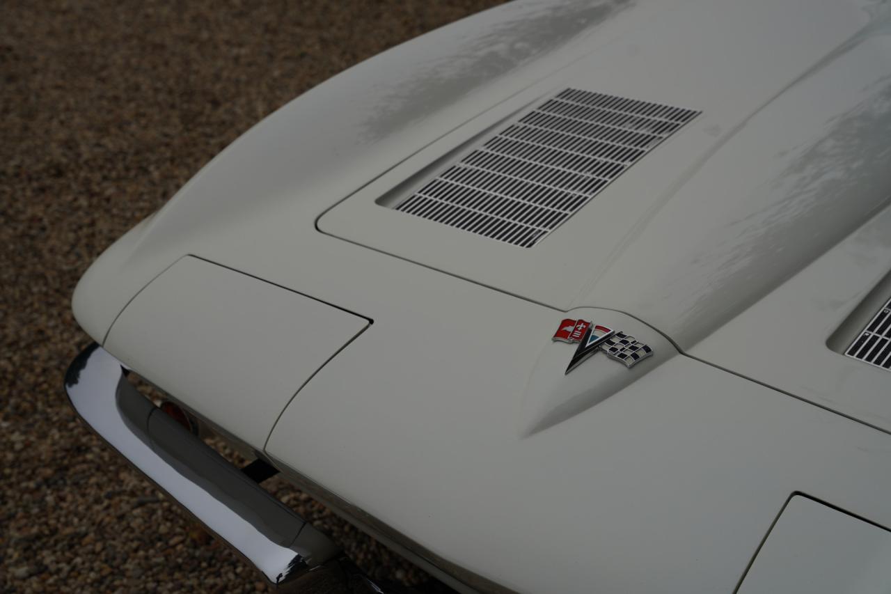 1963 Chevrolet Corvette C2 Sting Ray Split Window