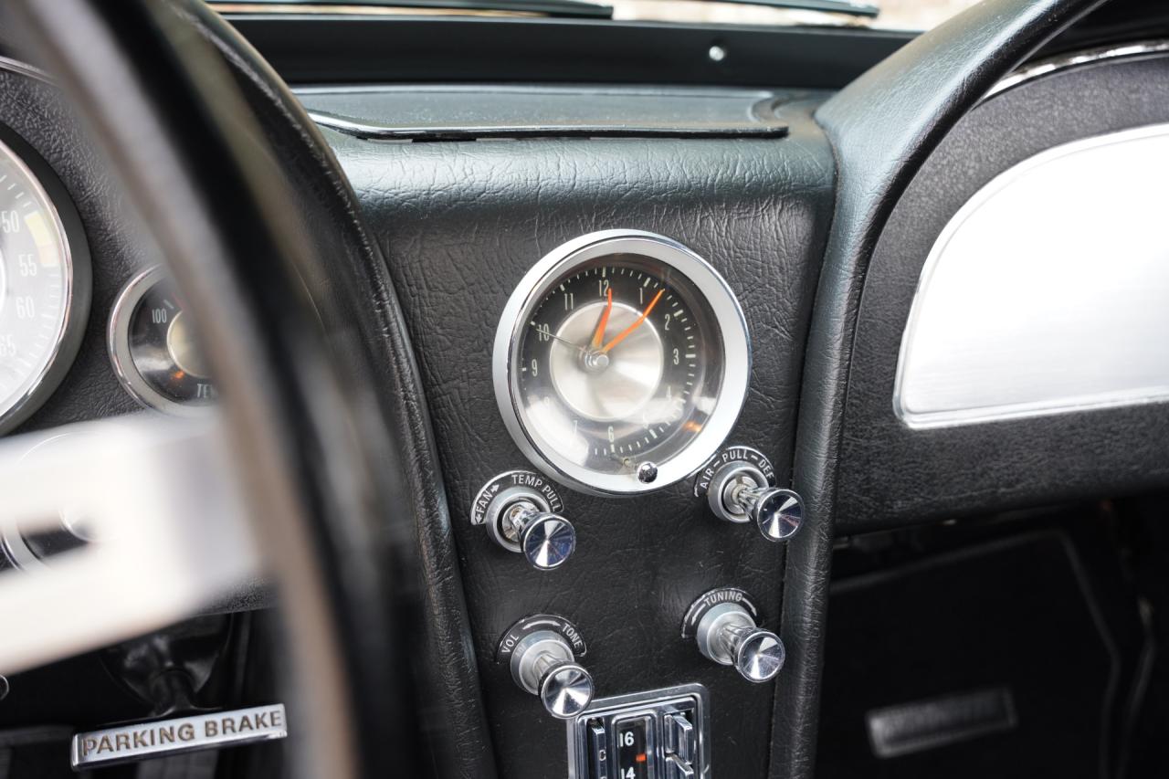 1963 Chevrolet Corvette C2 Sting Ray Split Window