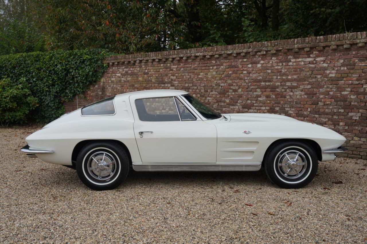 1963 Chevrolet Corvette C2 Sting Ray Split Window