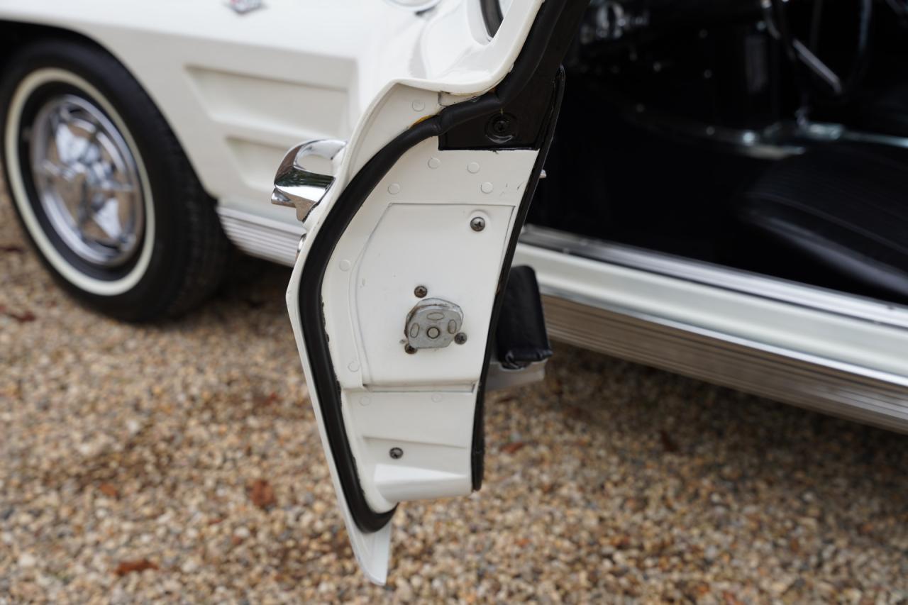 1963 Chevrolet Corvette C2 Sting Ray Split Window