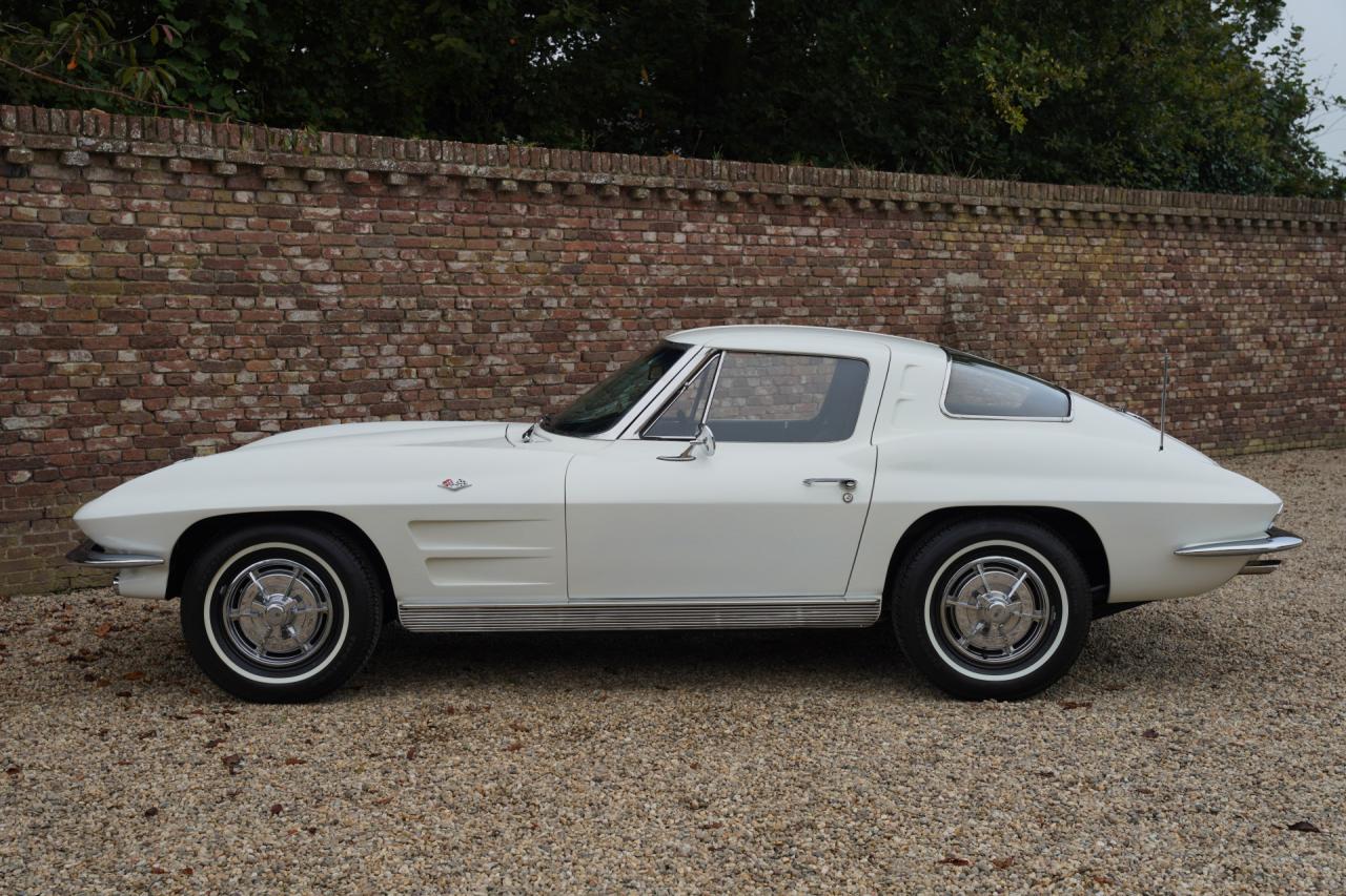 1963 Chevrolet Corvette C2 Sting Ray Split Window