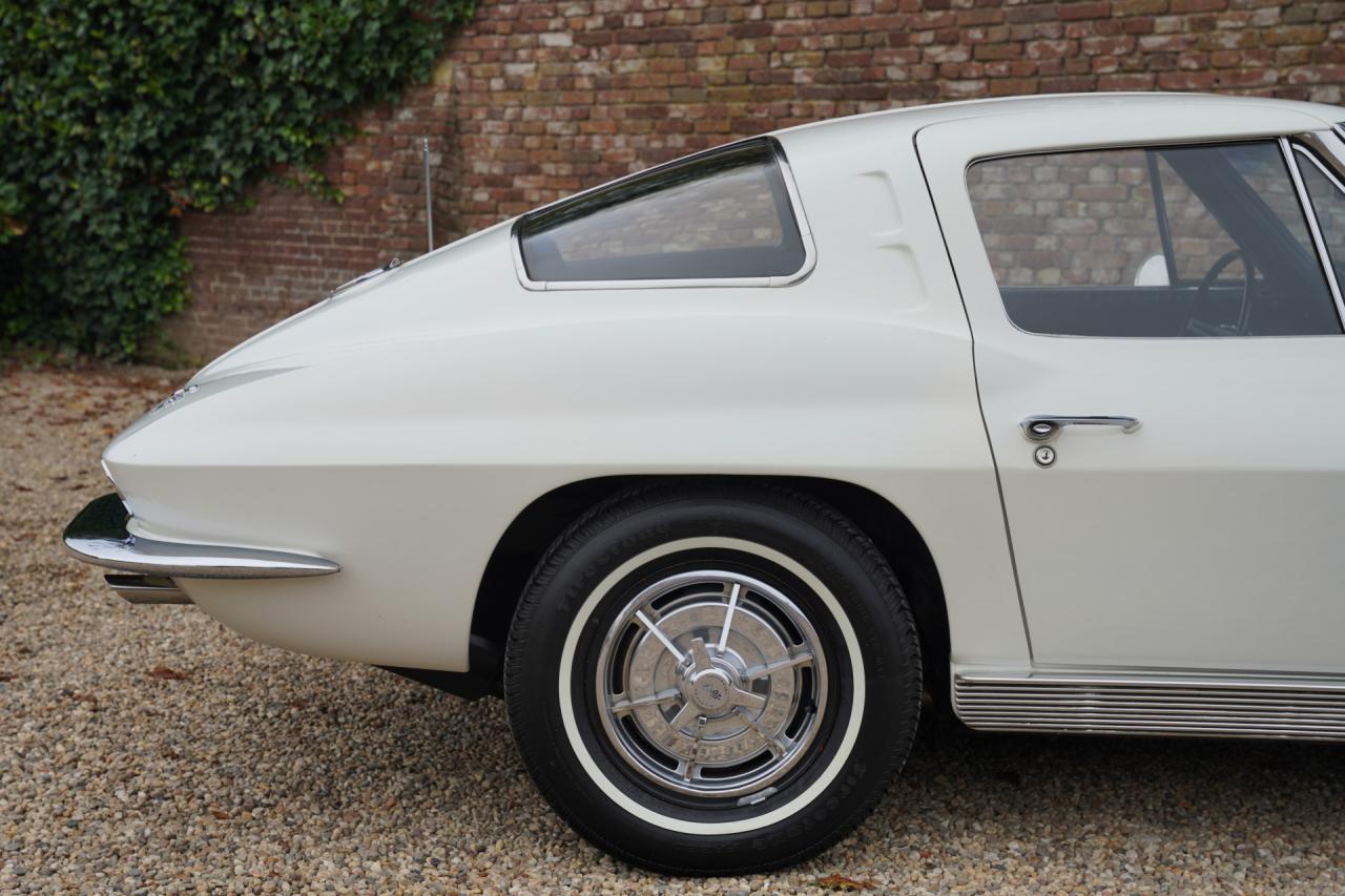 1963 Chevrolet Corvette C2 Sting Ray Split Window