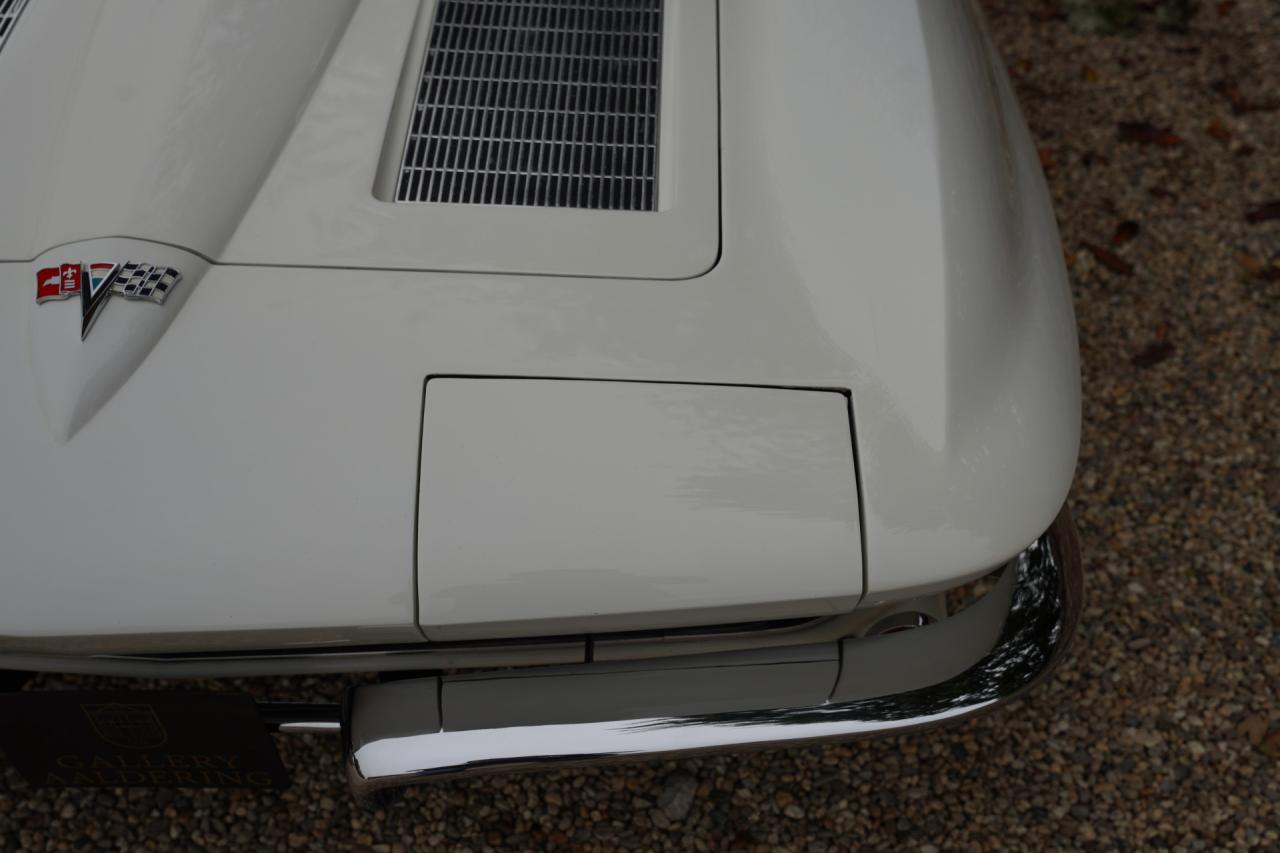 1963 Chevrolet Corvette C2 Sting Ray Split Window