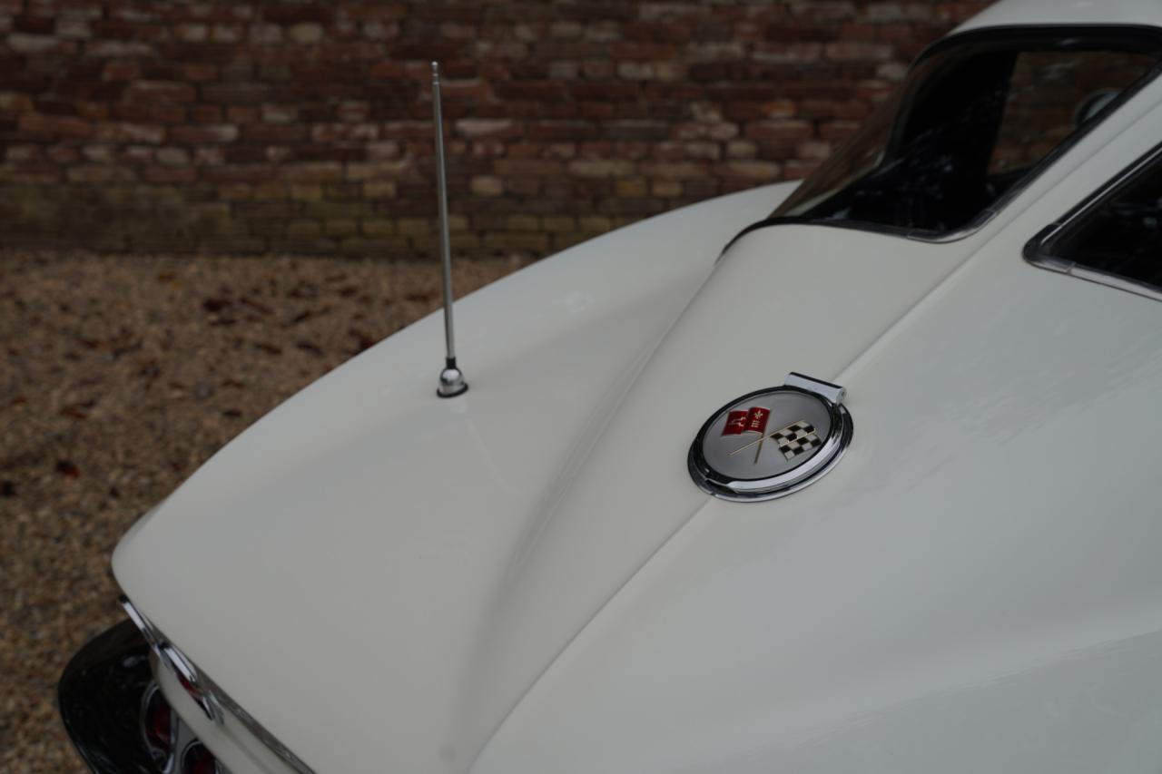 1963 Chevrolet Corvette C2 Sting Ray Split Window