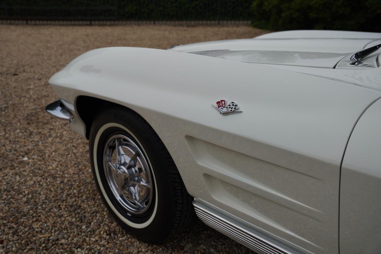 1963 Chevrolet Corvette C2 Sting Ray Split Window