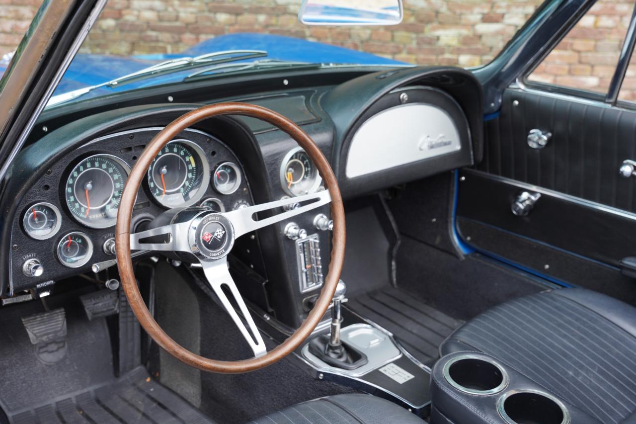 1964 Chevrolet Corvette C2 Sting Ray Convertible