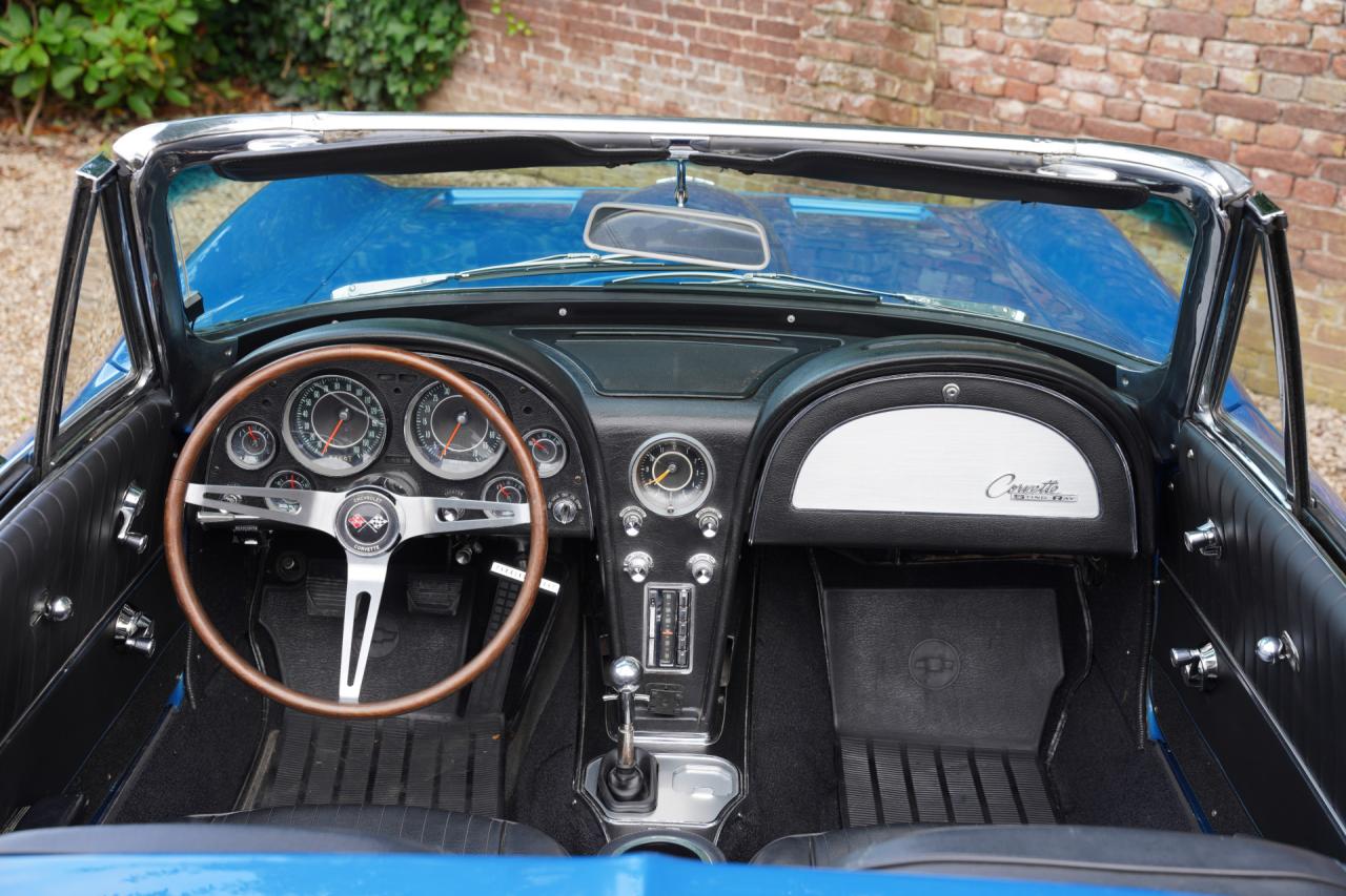 1964 Chevrolet Corvette C2 Sting Ray Convertible