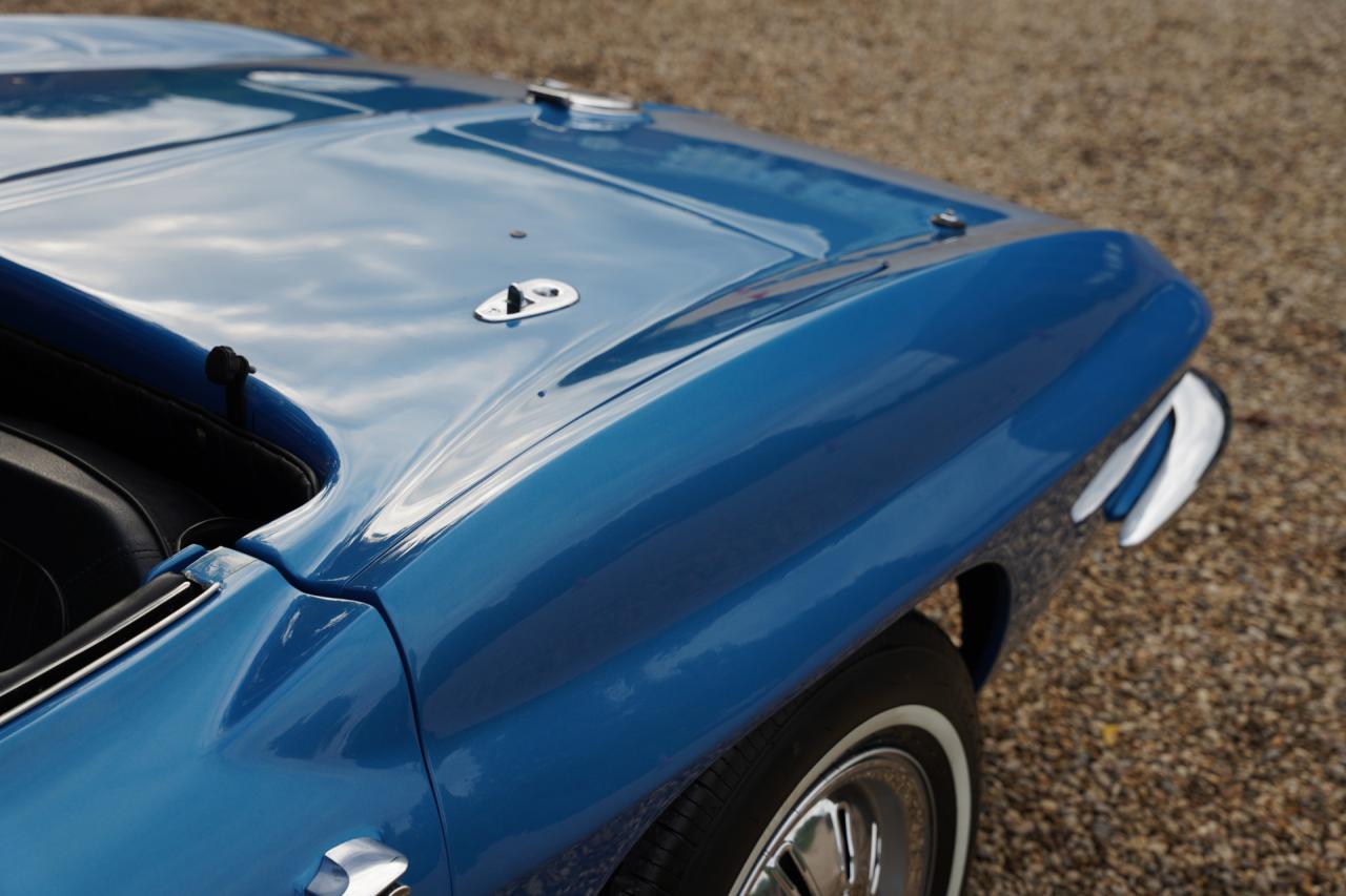 1964 Chevrolet Corvette C2 Sting Ray Convertible
