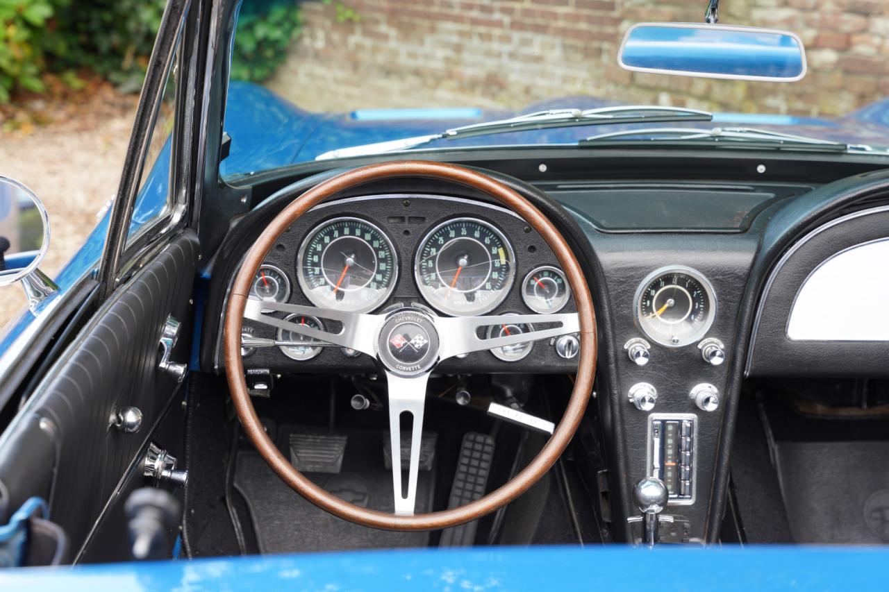 1964 Chevrolet Corvette C2 Sting Ray Convertible
