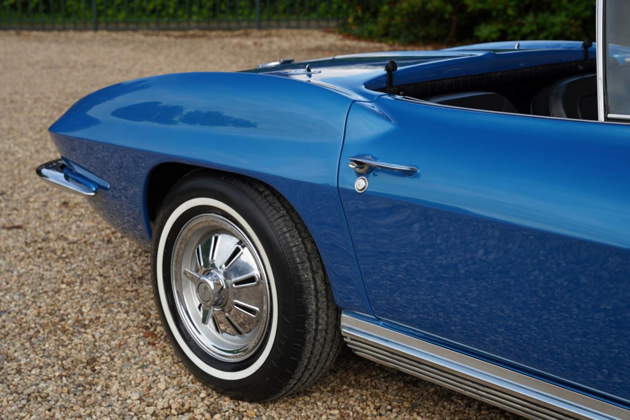1964 Chevrolet Corvette C2 Sting Ray Convertible
