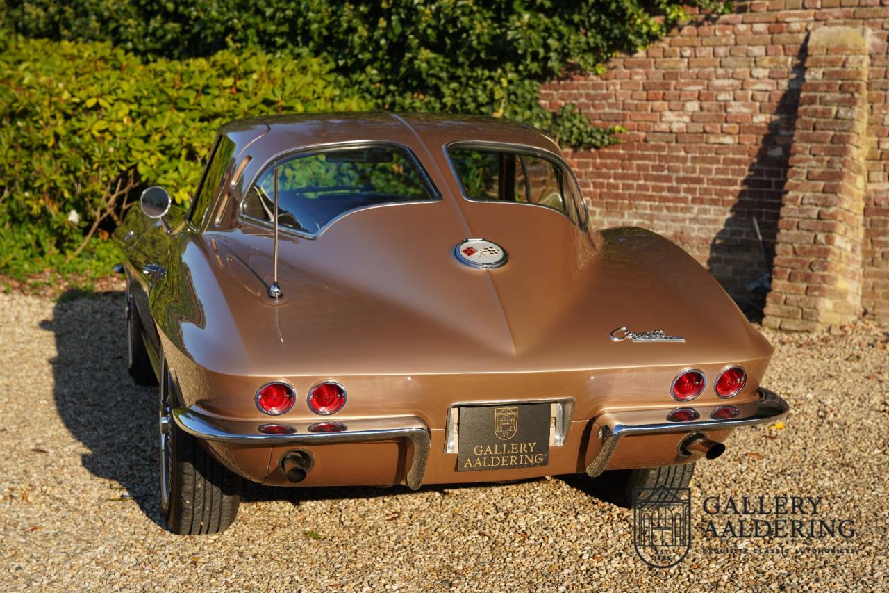 1963 Chevrolet C2 Sting Ray Coup&eacute; Split window