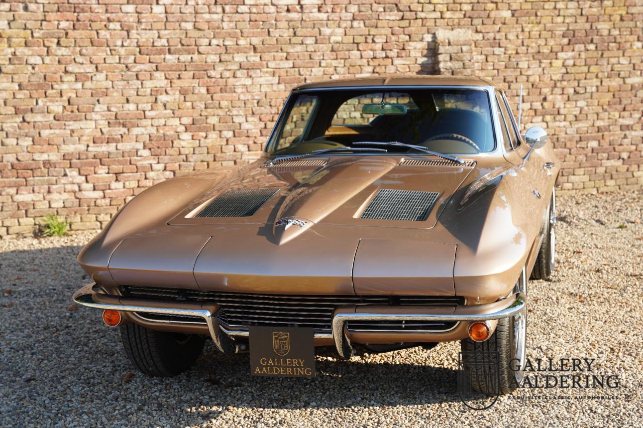 1963 Chevrolet C2 Sting Ray Coup&eacute; Split window