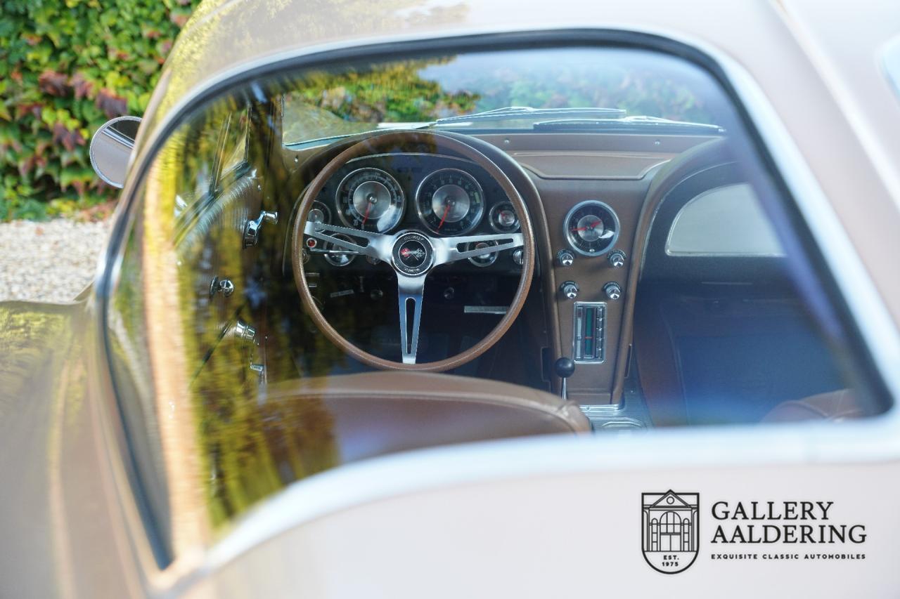 1963 Chevrolet C2 Sting Ray Coup&eacute; Split window